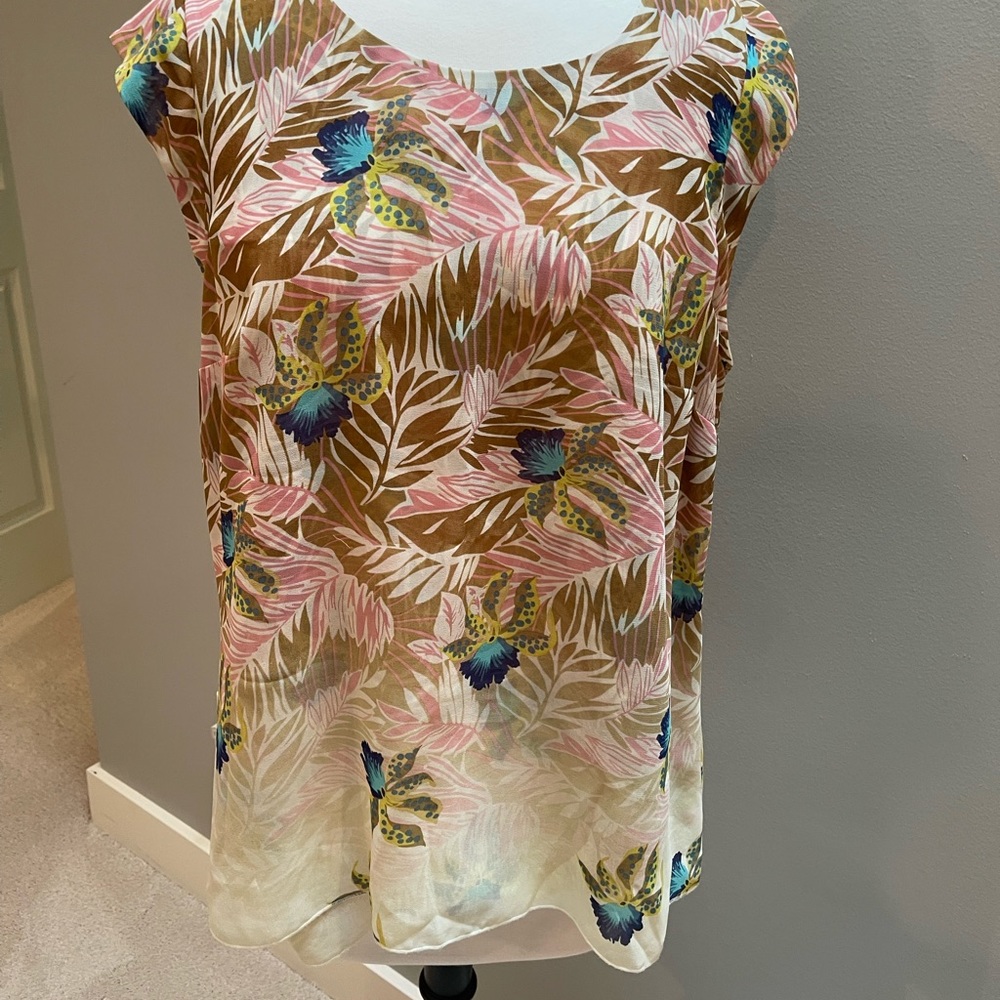 Super cute cabi tank size L